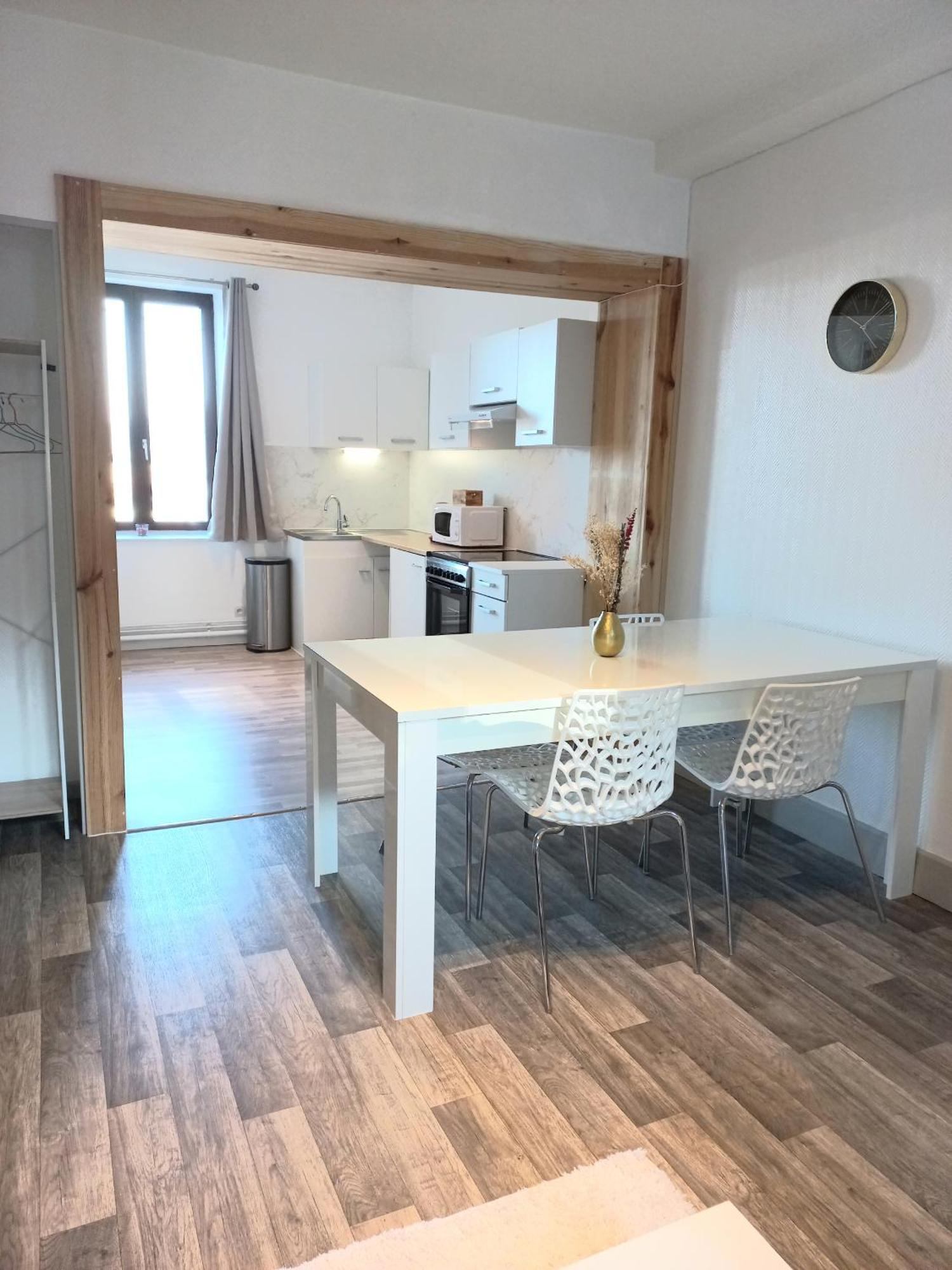 Appartement Les Iris, Au Calme, Proche Du Centre Remiremont Kültér fotó
